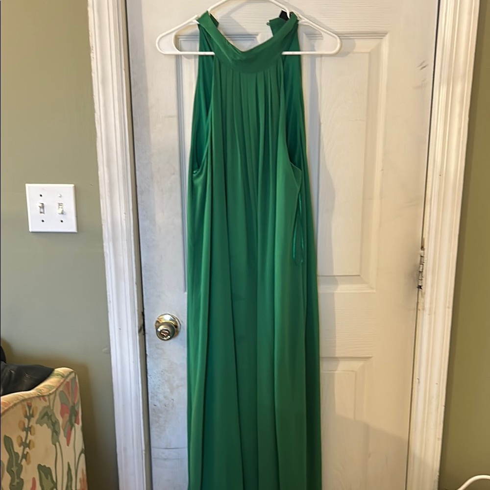 Elegant Green Sleeveless Dress